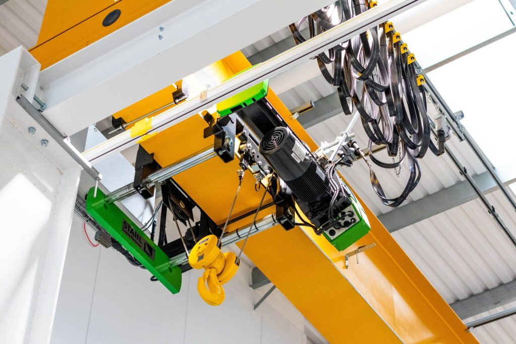 Oxford Flow Oxfordshire 30m Overhead Travelling Crane in factory Image