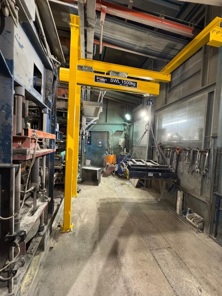 Telescopic Runway Beam crane manufacture