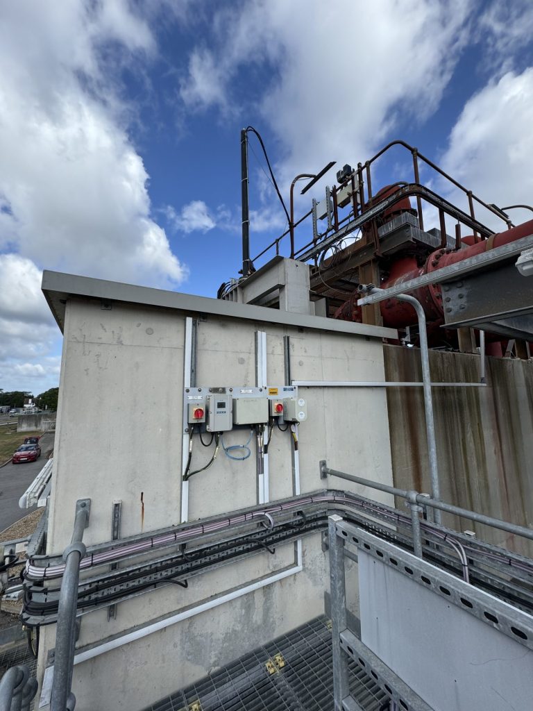 thames water hogsmill weir penstock